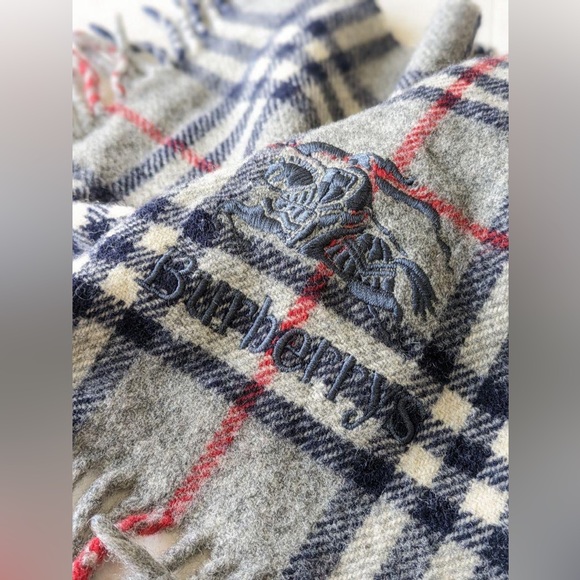 Authentic✨Burberry Classic Check Scarf/Shawl/Wrap✨Excellent condition - Picture 3 of 4